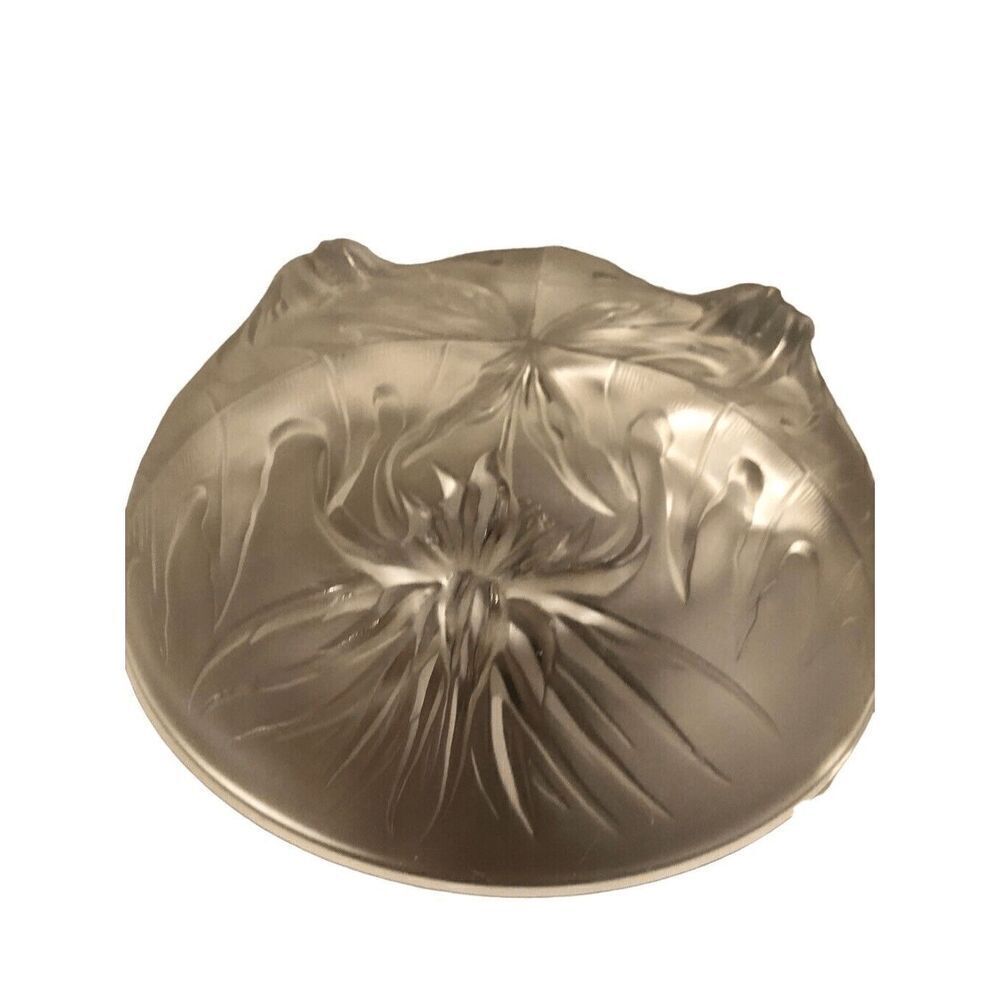 8 3/4" Frosted & Footed Glass Bowl - Scottish Thistle w/ Leaves VNT decorative